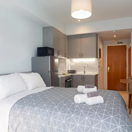 4, Διαμέρισμα *