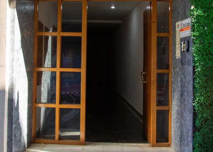 Appartement 4, *