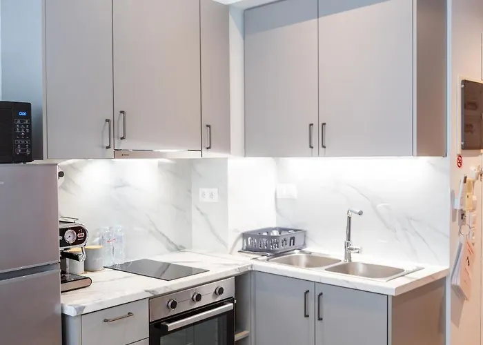 Appartement 4, *